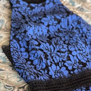 💙 $20 w/bundle Adorable City Triangles Lace Dress 💙🖤